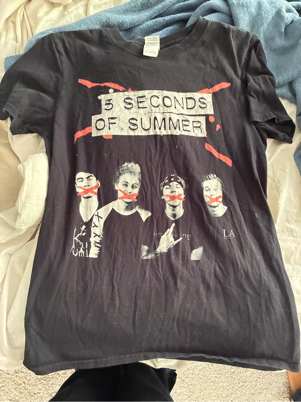 5 Seconds Of Summer Black Short-Sleeve Graphic Tee with Red Accents